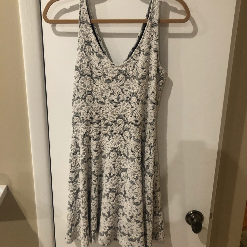 Abercrombie fit and flare Dress - Picture 2 of 7